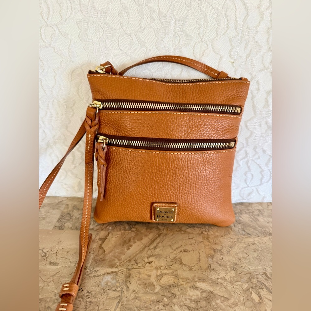 DOONEY AND BOURKE Tan Leather small Sling Crossbody Bag